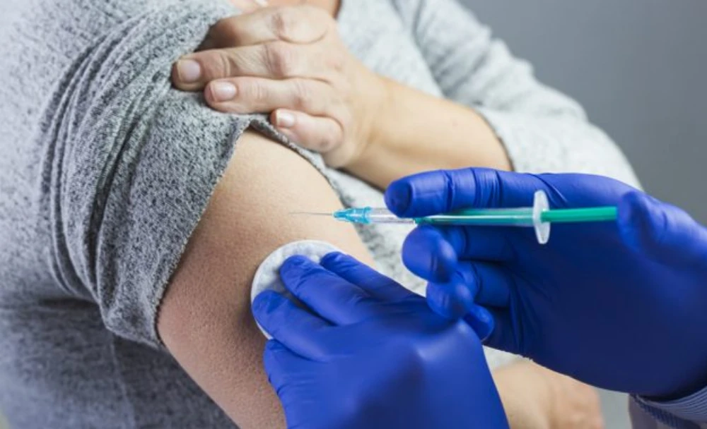 Intensifican la campaña contra el sarampión y la atención médica en los barrios