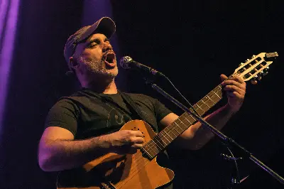 En La Plata, Zambayonny presenta “El mejor de los mundos posibles”