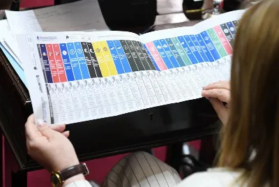 Elecciones: ¿de cuánto será la multa por sacarle foto a la Boleta Única de Papel en el cuarto oscuro?