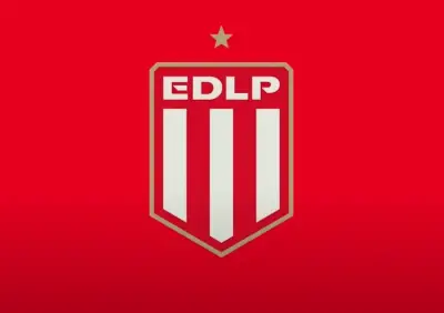 Hinchas de Estudiantes juntan firmas para dar de baja el nuevo escudo y banderín del club