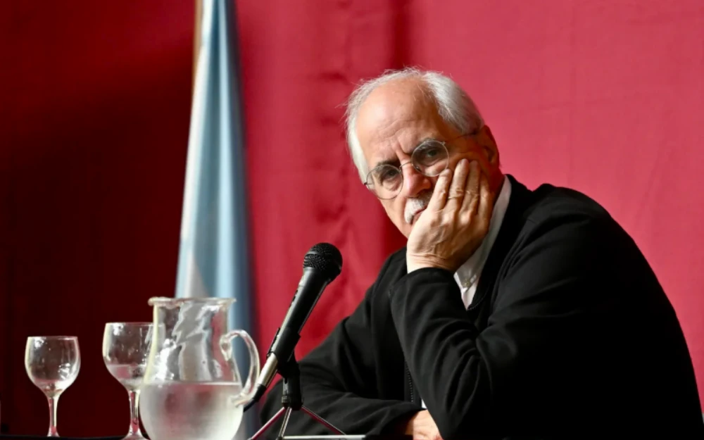 Julio Alak deja solo a Jorge Taiana en la campaña y en La Plata se achica la diferencia con La Libertad Avanza