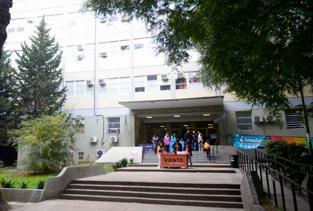 Polémica en la Facultad de Medicina de la UNLP por un nuevo bochazo: desaprobó el 70%