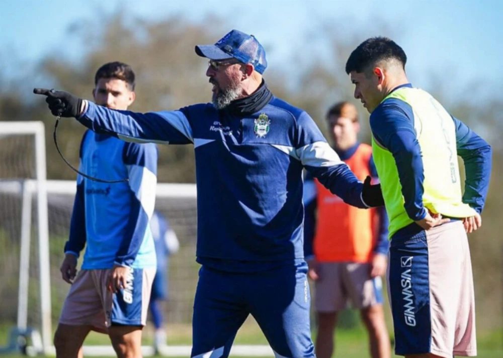 Orfila se juega la continuidad en el clásico platense