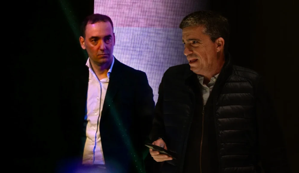 El impacto en La Plata tras la renuncia de José Luis Espert: un Adorni escueto y el silencio Allan