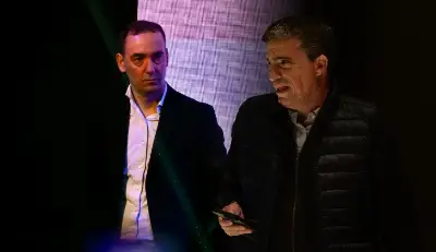 El impacto en La Plata tras la renuncia de José Luis Espert: un Adorni escueto y el silencio Allan