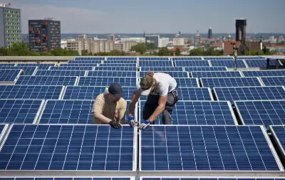 Aprueban un beneficio fiscal para pymes de La Plata que instalen paneles solares y energía limpia