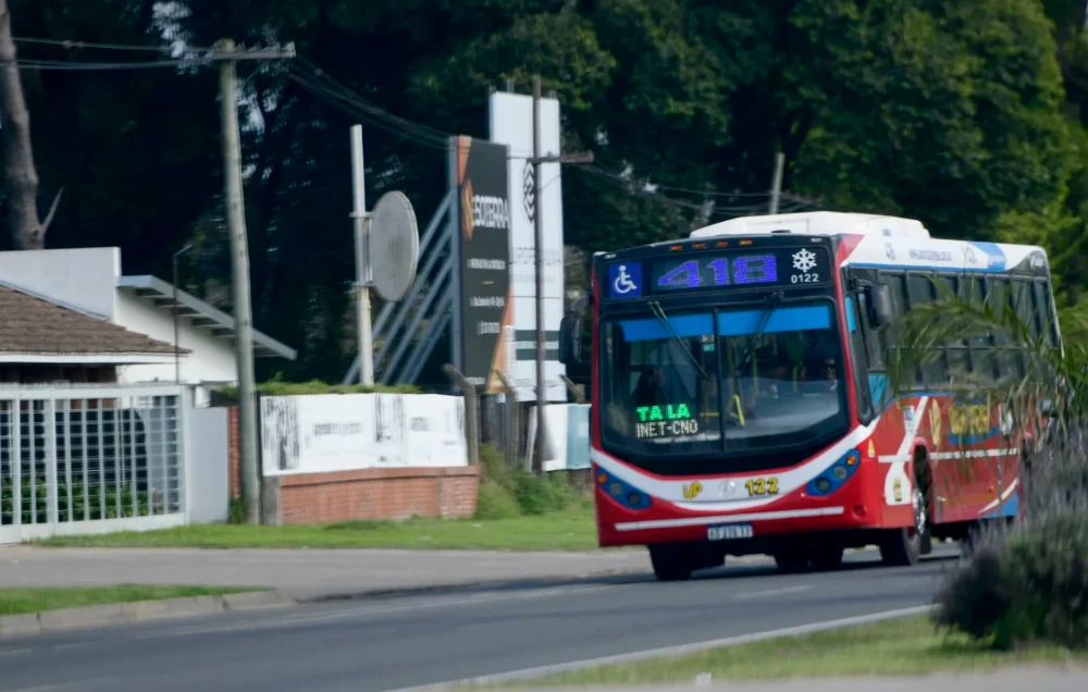Entró en vigencia la suba de casi 15% en el boleto de los micros y en La Plata el mínimo cuesta más de $700