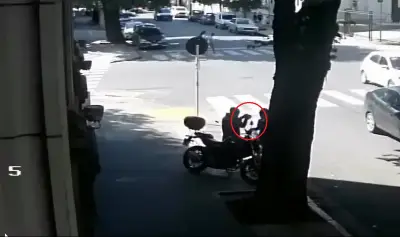 Dos ladrones intentaron robar una moto en La Plata pero no pudieron romper el tambor de encendido