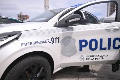 Ladrones tomaron de punto a una pareja de Villa Elisa y defecaron en las paredes de su casa en construcción