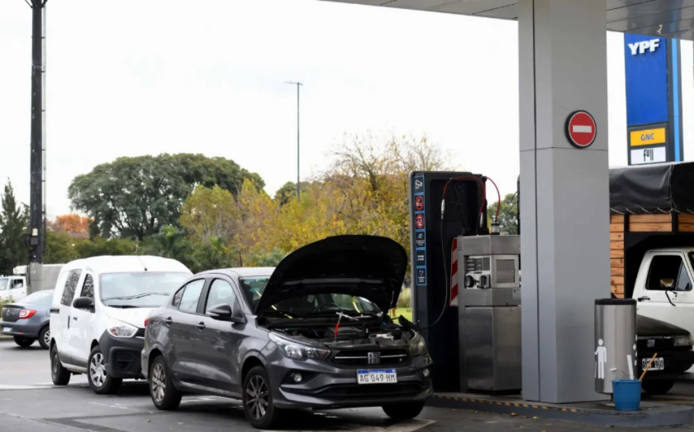 Continúa el desabastecimiento de GNC en La Plata y se agrava el panorama para esta semana