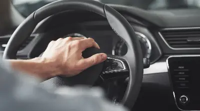 Los remiseros de La Plata calificaron como "destructiva" la propuesta para liberar el precio de los taxis
