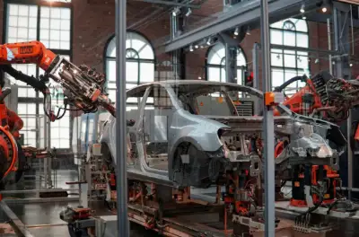 La industria volvió a caer y cerró el primer semestre del año con números en rojo