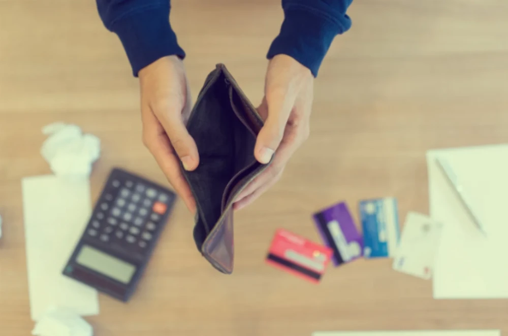 Más del 92% de los hogares tiene deudas y se financian con tarjetas de crédito para comprar comida