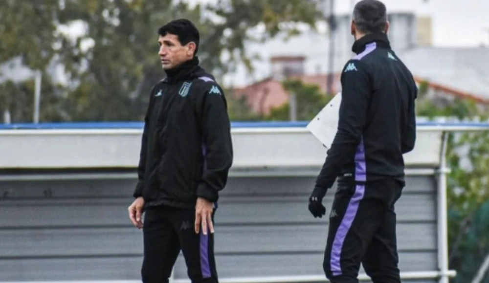 Racing vuelve a apostar por Chirola Romero tras la eliminación ante Boca