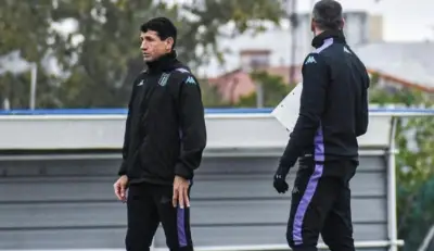Racing vuelve a apostar por Chirola Romero tras la eliminación ante Boca