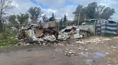 Vecinos del barrio El Retiro en La Plata denuncian un basural, quema de cables y presencia de ratas: “Estamos cansados”