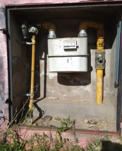 Detuvieron a un hombre acusado de robar caños de cobre en La Plata