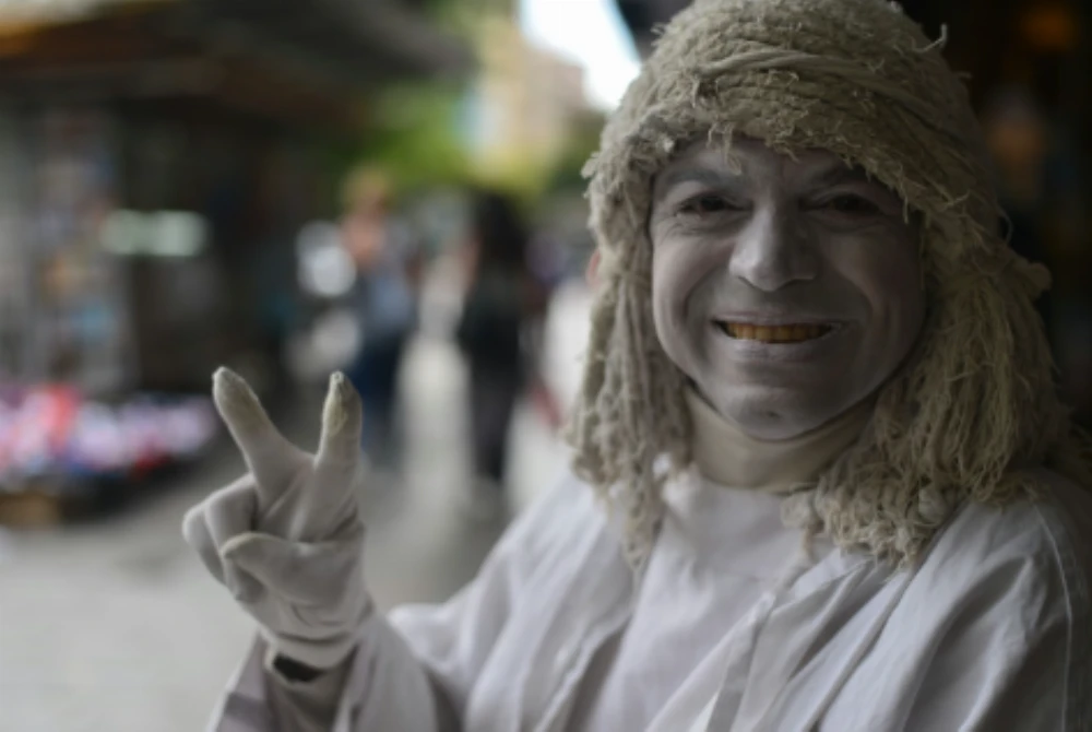 Murió Sergio Montero, la histórica estatua viviente de La Plata