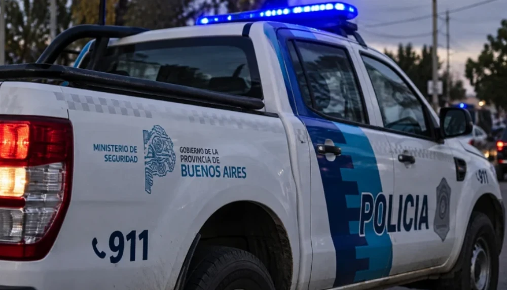 Le pidieron agua y le pegaron un tiro: balearon a un trabajador delante de su hijo