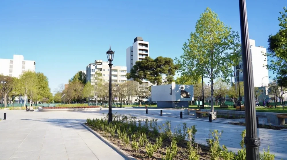 Otra plaza de La Plata donde ya no se podrá estacionar como antes