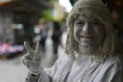 Murió Sergio Montero, la histórica estatua viviente de La Plata
